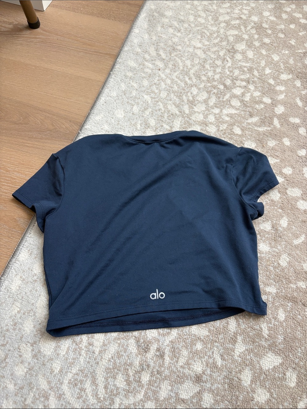 ALO Yoga Navy Short Sleeve Crop Tee